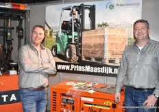 Joey van der Burg en Jan de Vink van Prins Maasijk met al hun transportmiddelen. Ze stonden er met verschillende producten, van een heftruck tot een pompwagen.